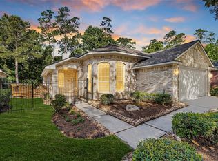 10 W Foxbriar Forest Cir, Spring, TX 77382