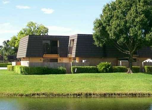 3903 39th Way, Village of Sandalwood Lakes
