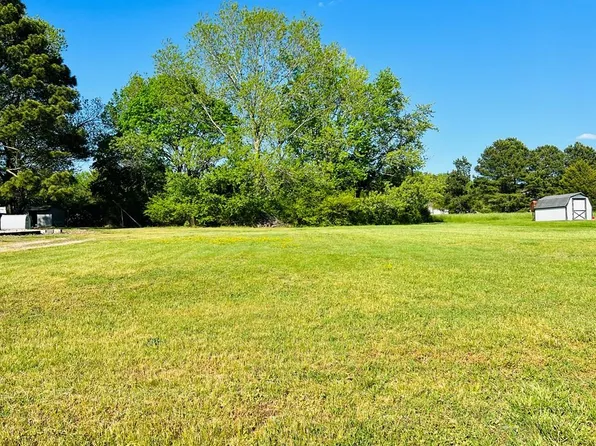 30 Market St, Onancock, VA 23417