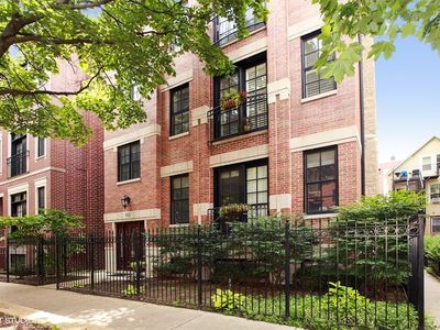 901 W Fletcher St APT 2, Chicago, IL, 60657