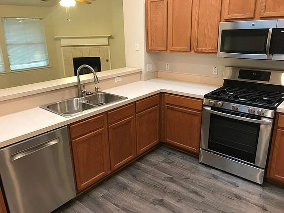 Stainless Appliances with high end Bosch Dishwasher