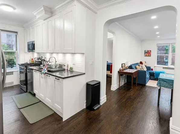 73-12 35th Ave #E3, Queens, NY 11372
