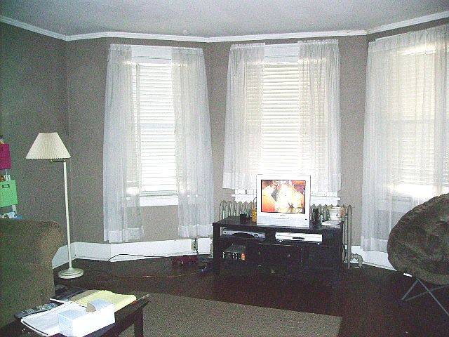 Living room lots of light!