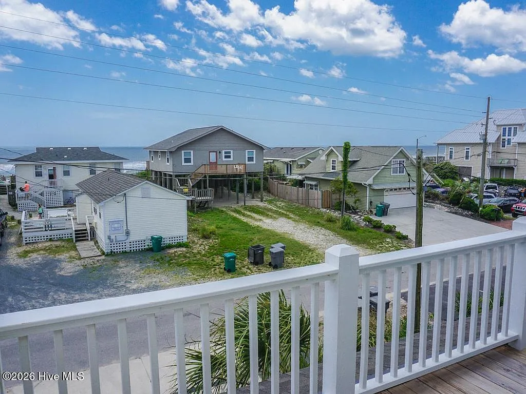 4 bed, 6.0 bath, 1652 sqft, $2,100 — Photo 2