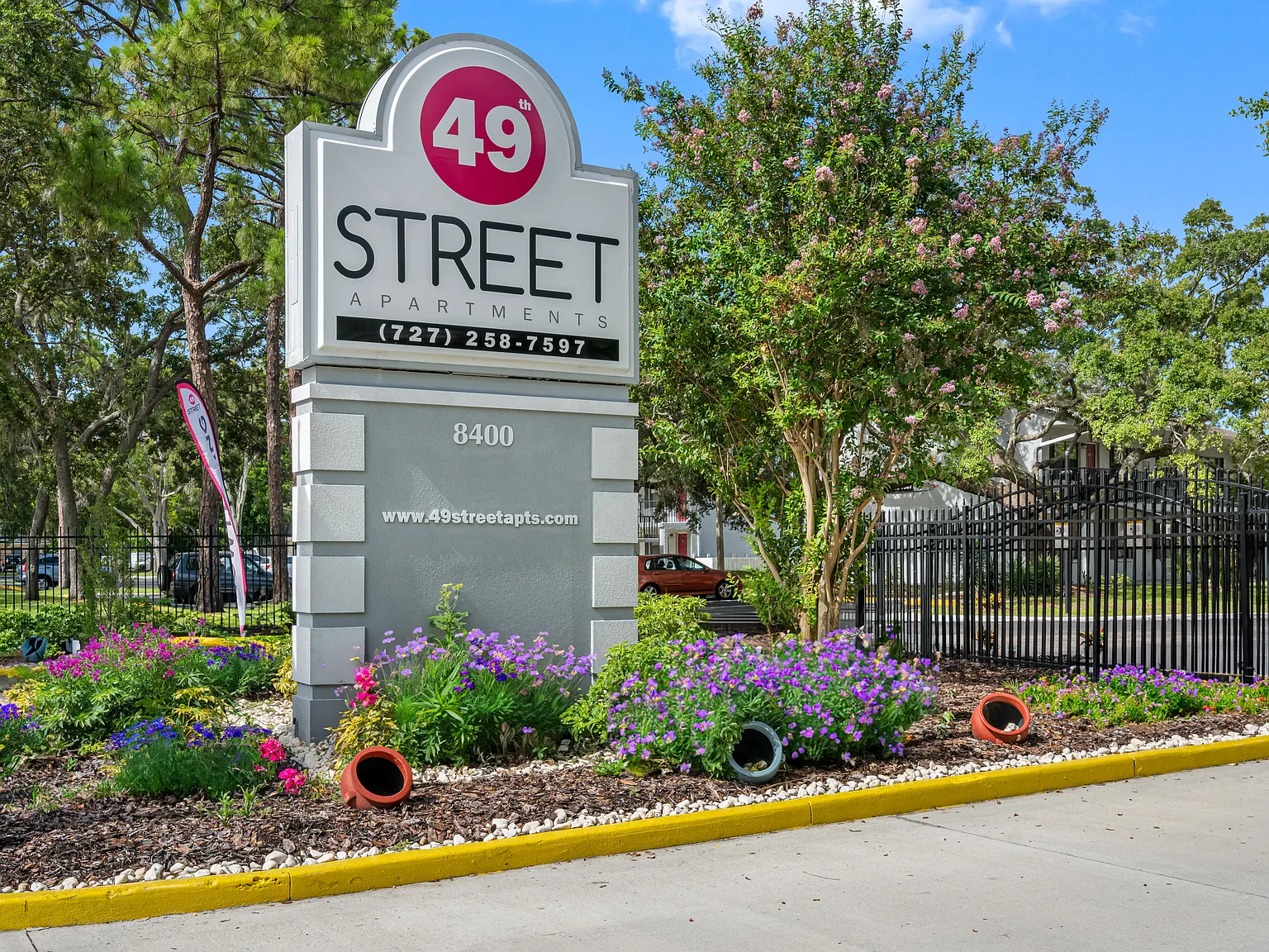 49th Street Apartments — Photo 2