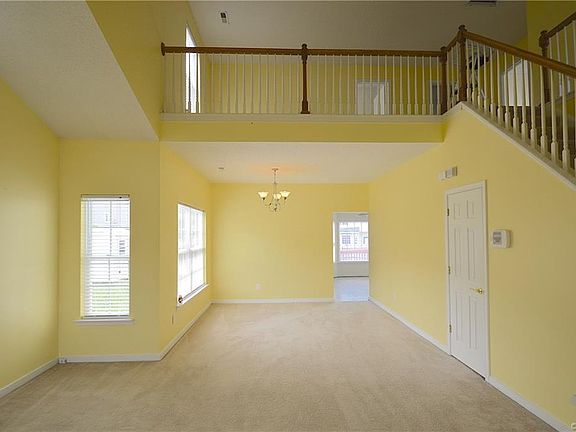 4th image of 3806 Gloucester Dr