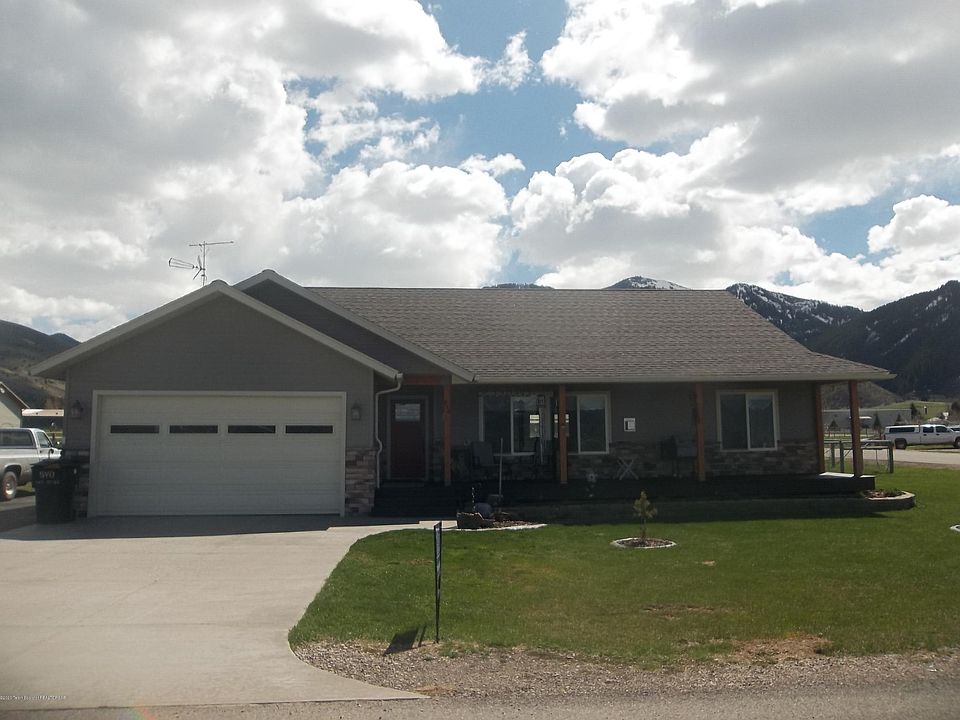 1st image of 214 Haylee Ln