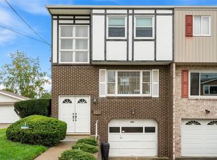 422 Susanna Ct, Pittsburgh, PA