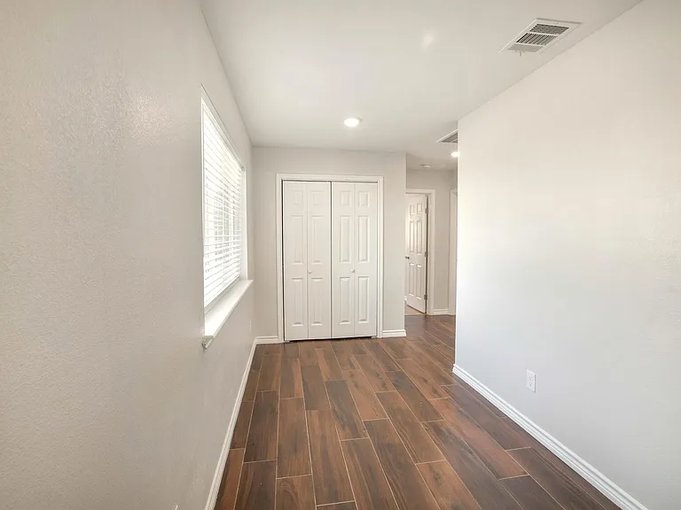214 Lizzie St #B — Photo 9