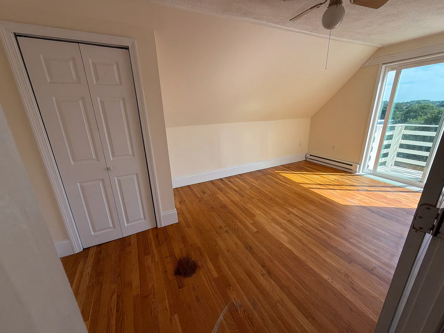 2 bed, 900 sqft, $2,200 — Photo 3