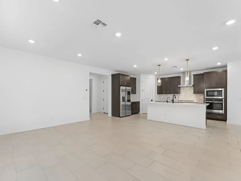 1524 E Carob Ct — Photo 11