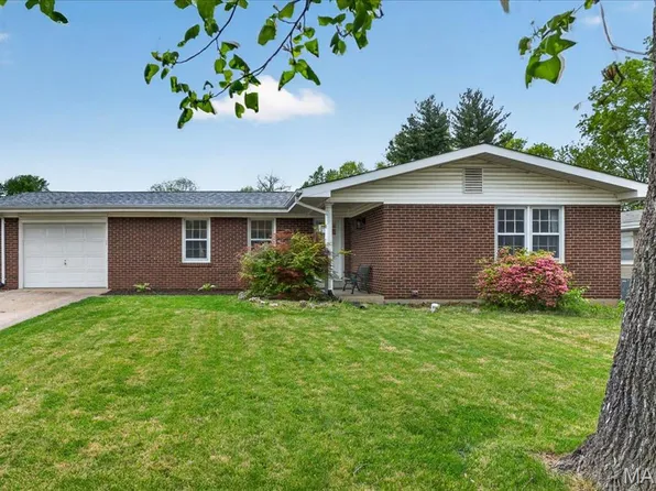 109 Keene Ct, Saint Charles, MO 63303