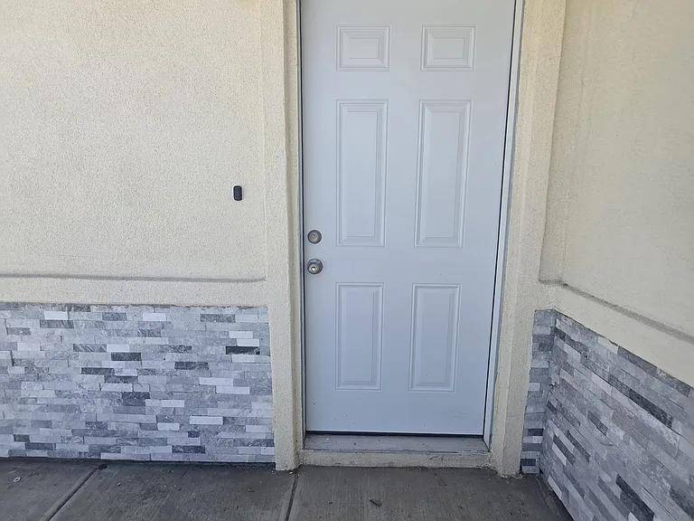 Cedar St — Photo 4