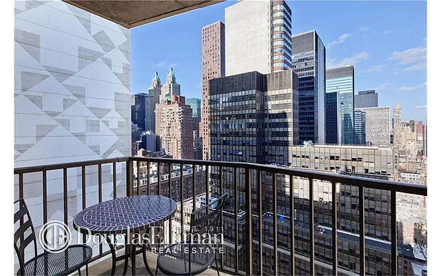 Rented by Douglas Elliman | media 7