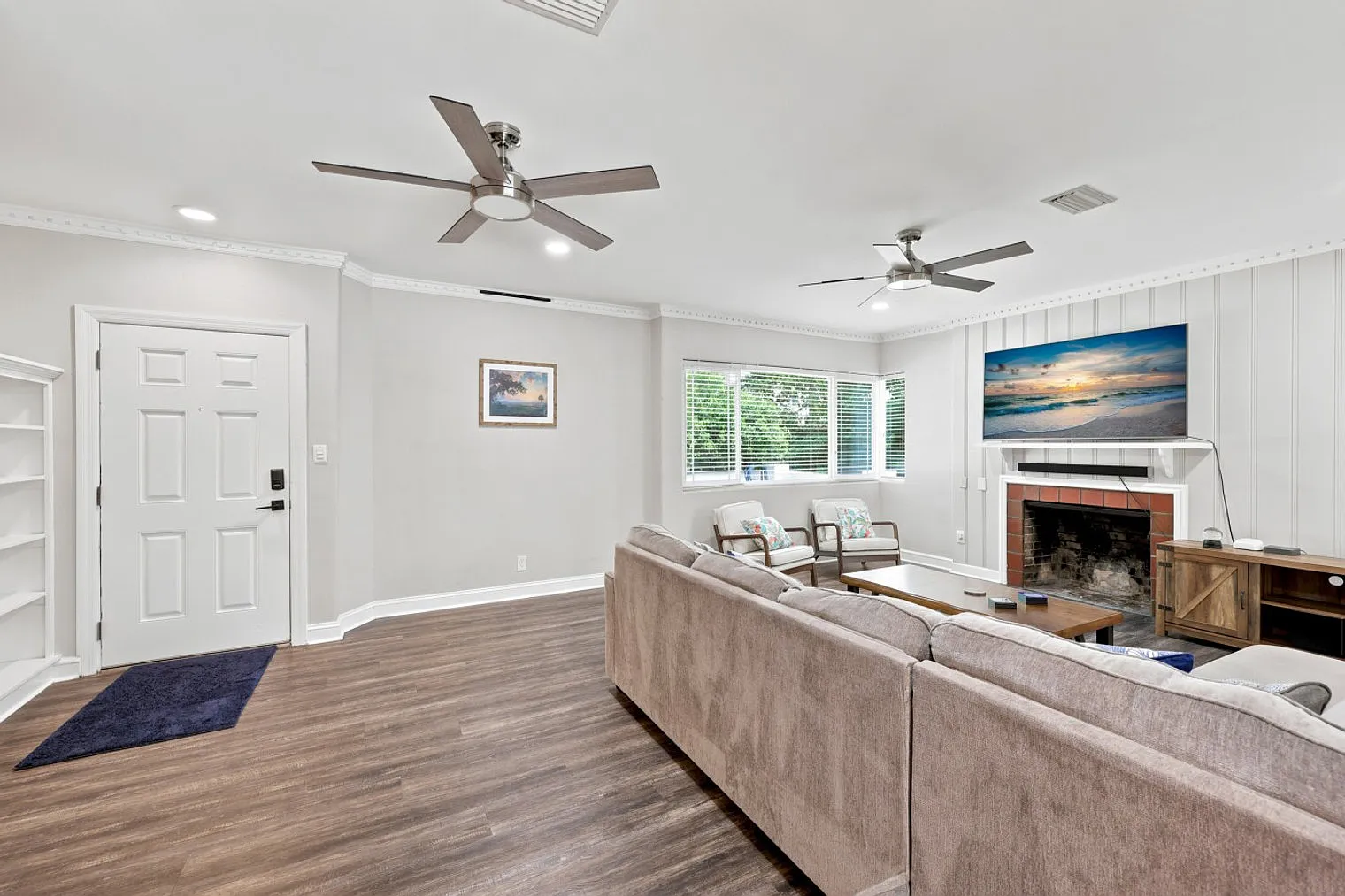 3 bed, 3.0 bath, 1894 sqft, $12,411 — Photo 4