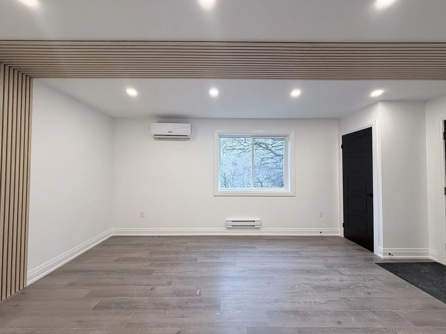 184 Ottawa Upper Floor — Photo 3