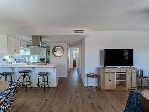 2nd image of 1989 Mesquite Ave #52