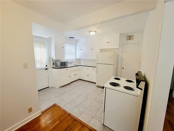 2nd image of 346 Louisiana Ave