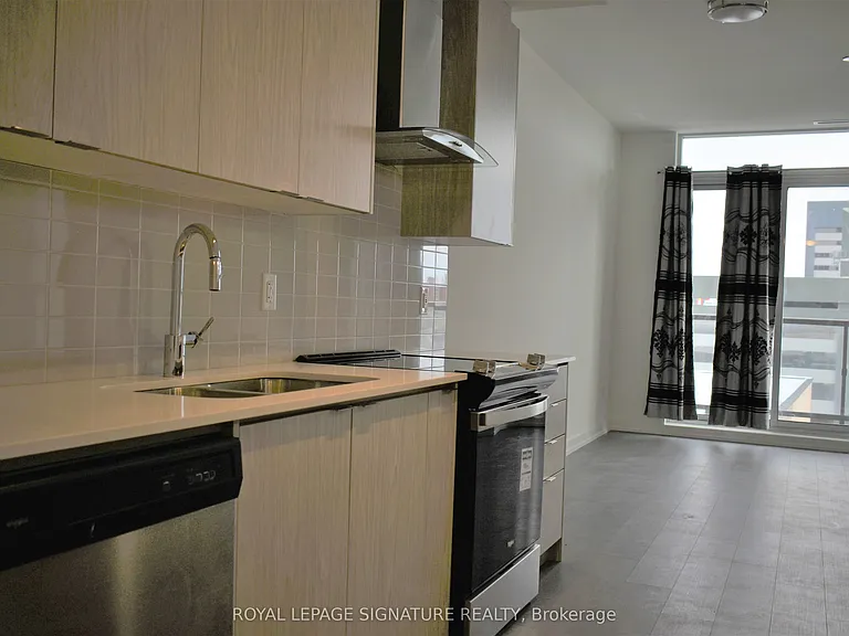 55 Duke St W #411 — Photo 6
