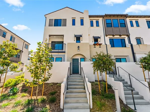 108 Pickwick Lane Ct, Burbank, CA 91506