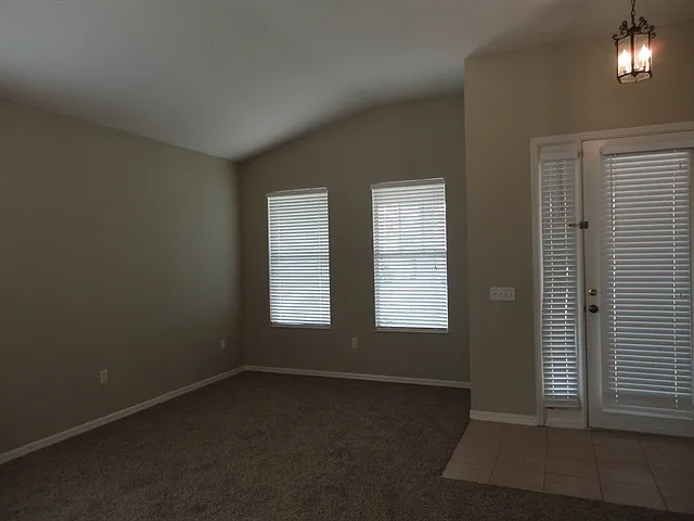 1128 Napolean Way — Photo 3