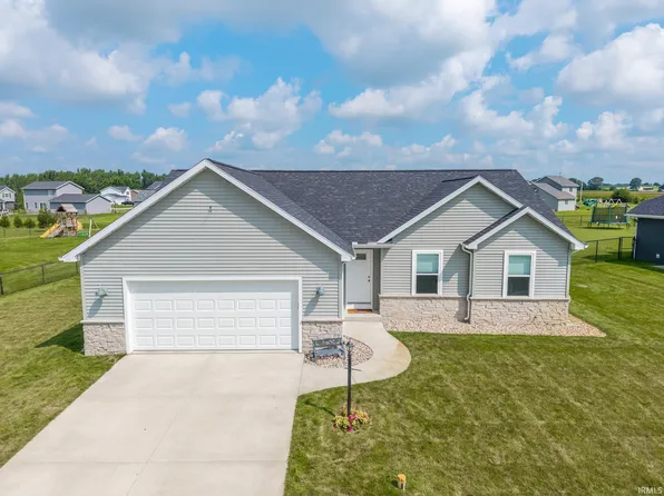 12825 Sunfish Dr, Middlebury, IN 46540