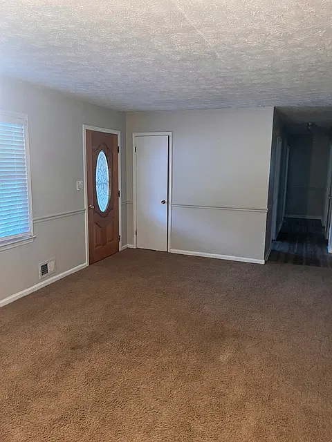3 bed, 1837 sqft, $1,950 — Photo 4