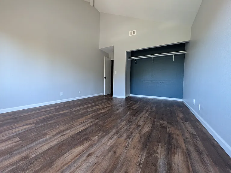 137 Union Ave #E — Photo 6