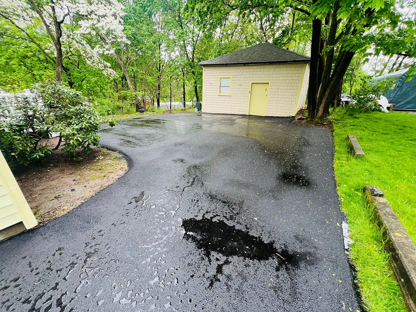 Large newly renovated single family home offering 4 bedrooms + a study and 3 full baths — Photo 4