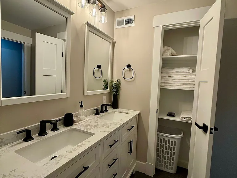 521 Locust St — Photo 17