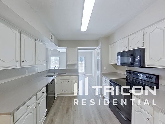 4th image of 2214 Gladstone Dr
