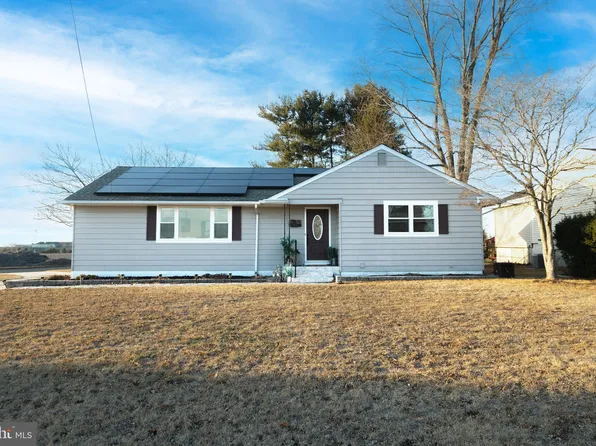 623 11th St, Hammonton, NJ 08037