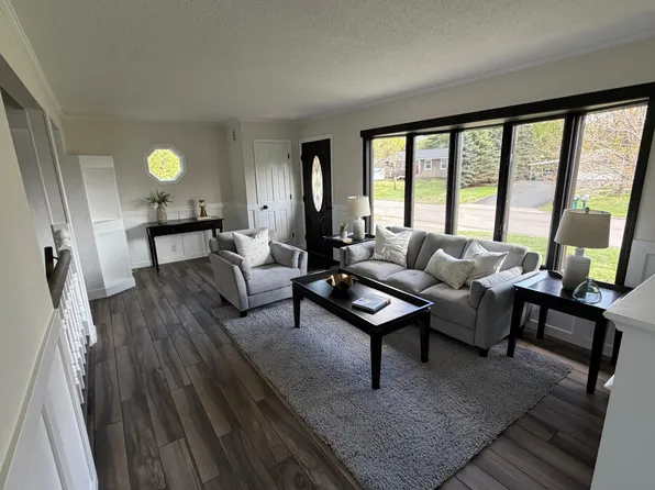 1408 Pearson Pkwy, Brooklyn Park, MN 55444
