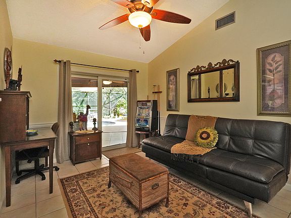 4th image of 2762 Woodsmill Dr