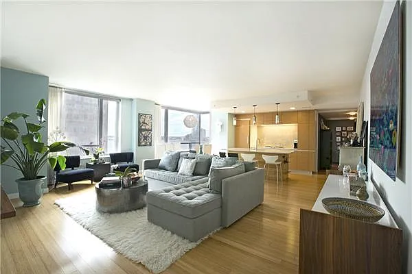 Sold by R New York | media 6