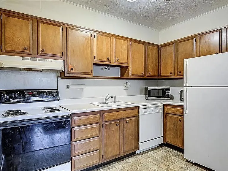 1101 Robin Hood Rd #D — Photo 13