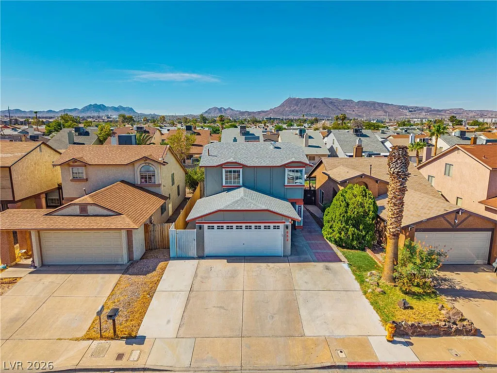 3 bed, 2.0 bath, 1477 sqft, $1,995 — Photo 1