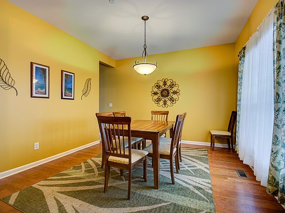 3rd image of 4549 Sawmill Pl
