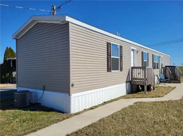 41 Roth Ave, Mertztown, PA 19539