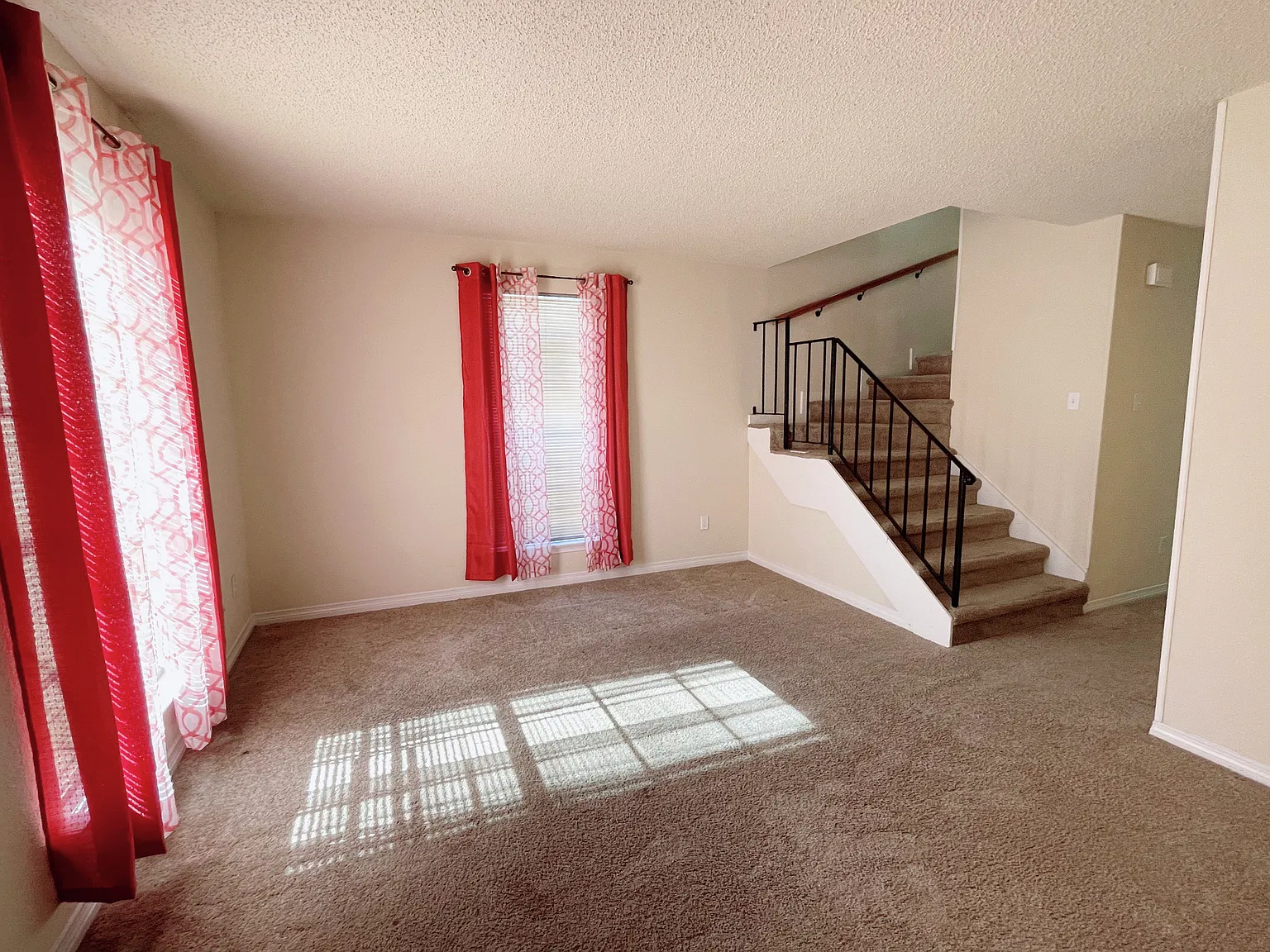 2 bed, 1.5 bath, 1050 sqft, $1,200 — Photo 3