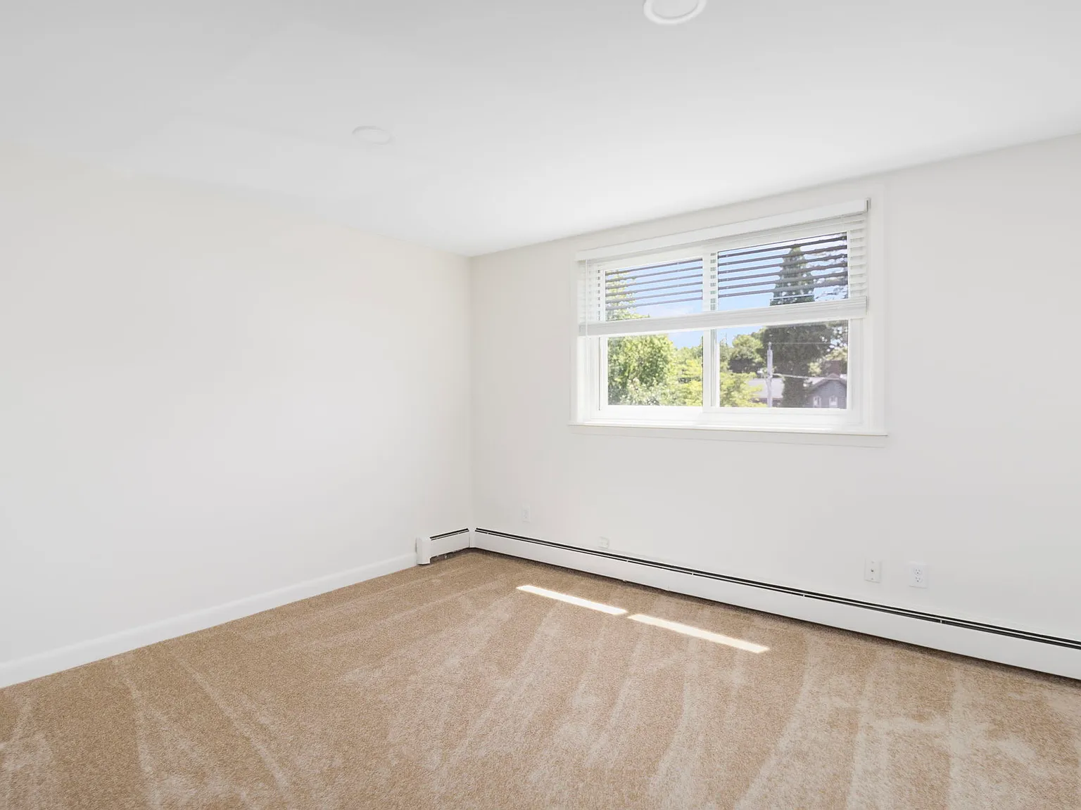 10 Brookfield Rd — Photo 1