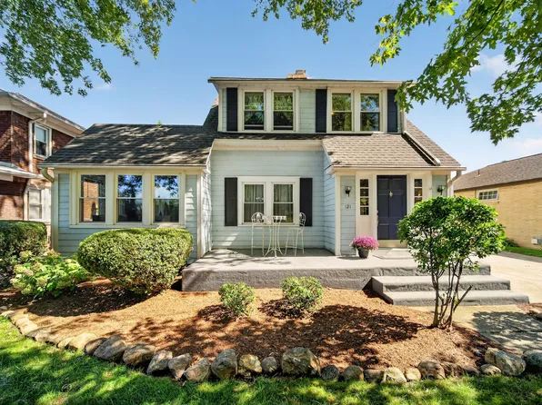 121 Sanford Pl, Erie, PA 16511