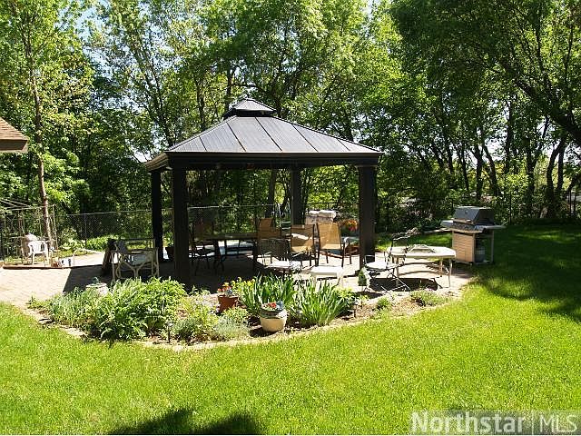 2nd image of 8715 Isle Ct S