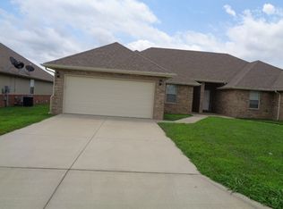 412 W Grace St, Republic, MO 65738