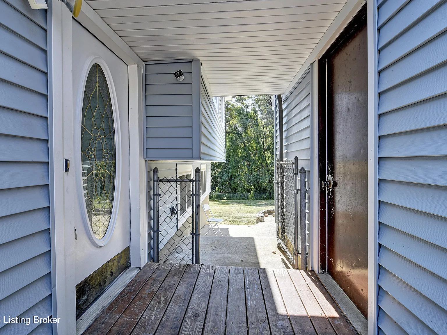 3 bed, 2.0 bath, 2394 sqft, $2,600 — Photo 2