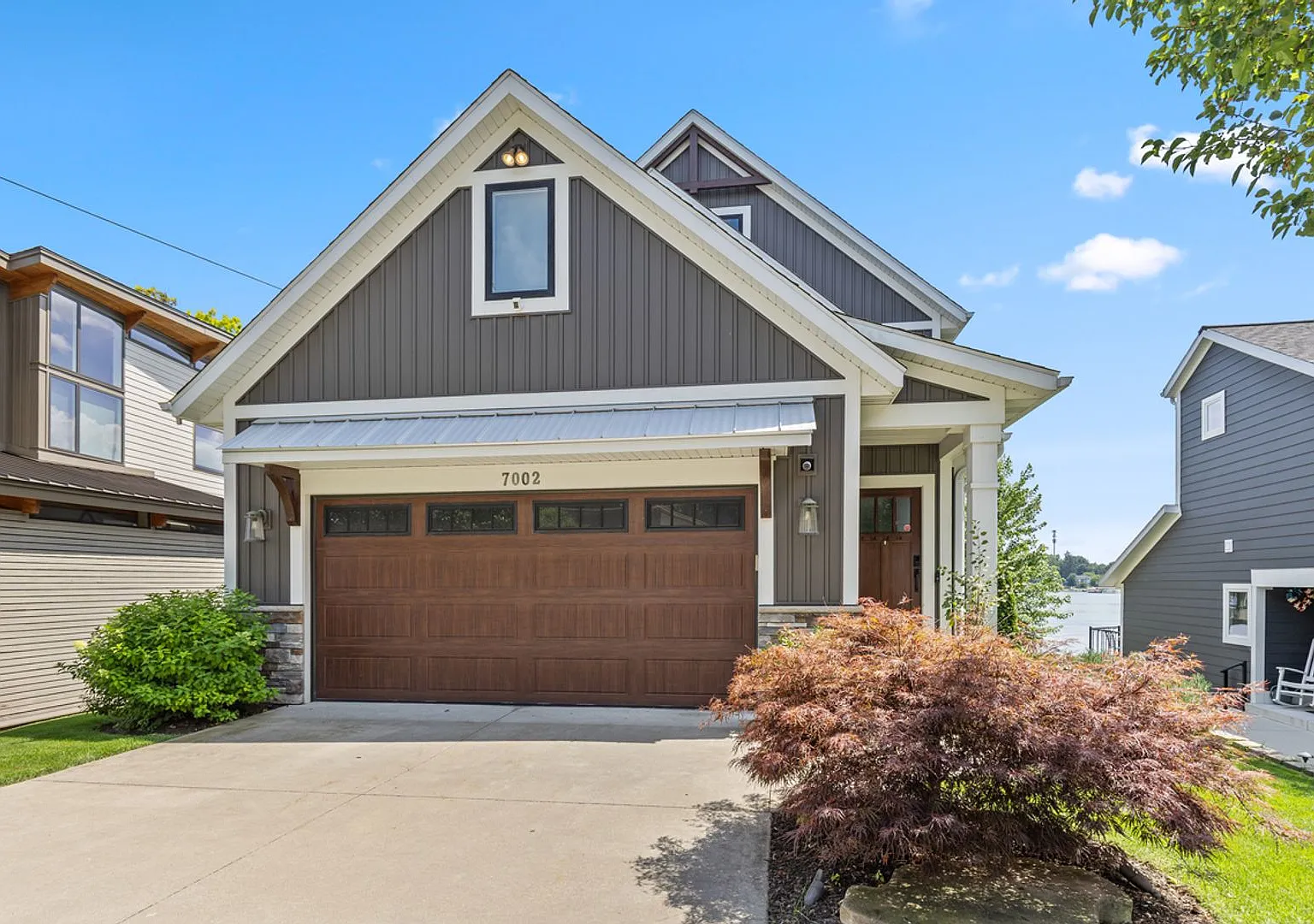 4 bed 3.5 bath Mid Term Rental on Silver Lake in Rockford — Photo 1