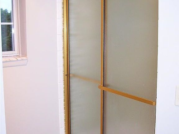 br #2, shower