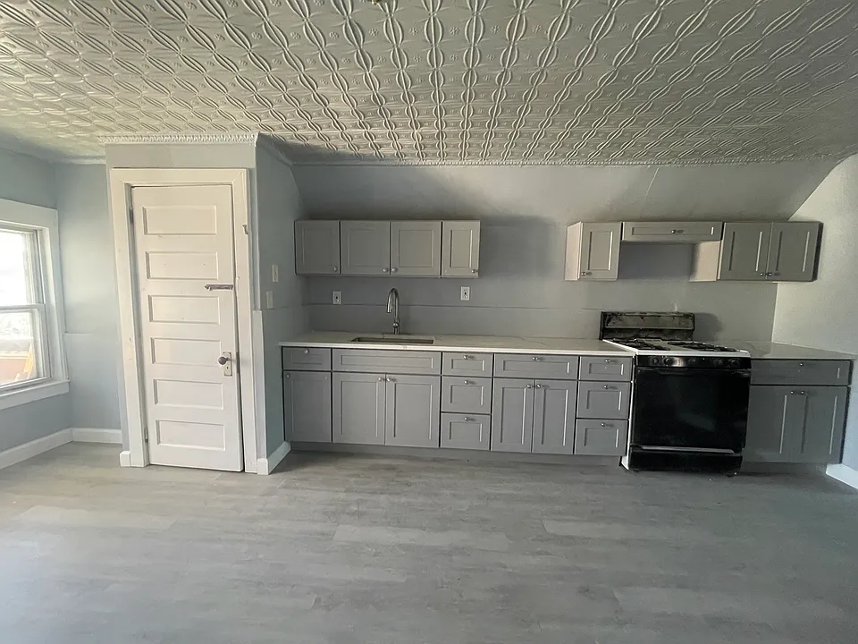 922-924 Howard Ave #2