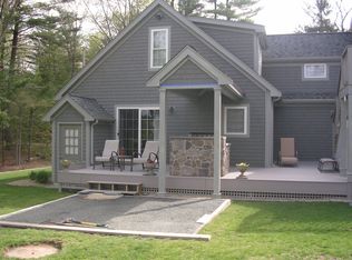 4 Long Beach Rd, Middleboro, MA 02346