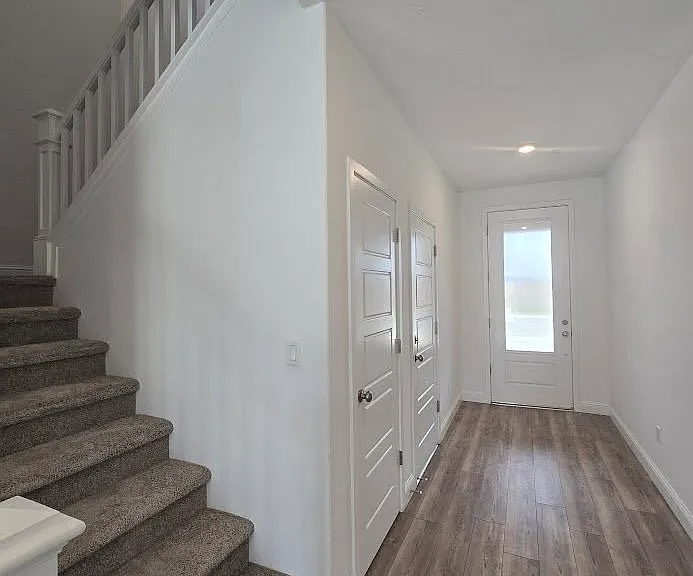 2320 S Claremont Ave — Photo 3
